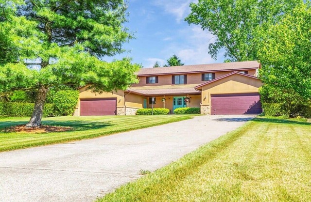 Spacious double unit near shops
