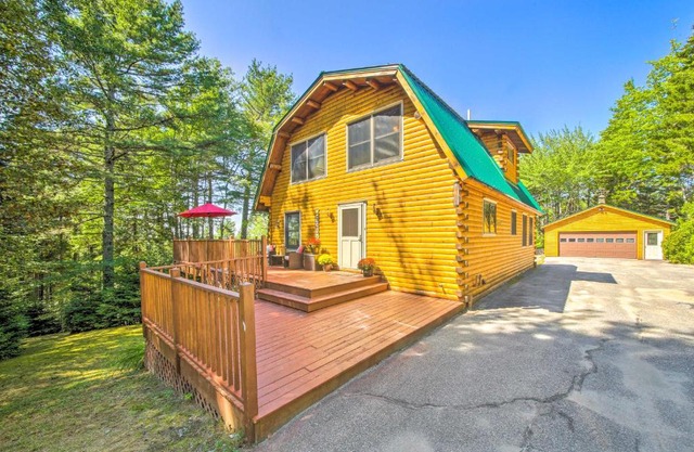 Spacious Down East Cabin with Deck and Views!