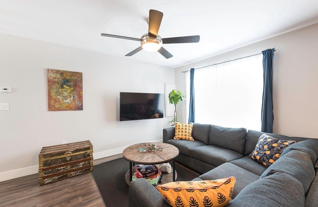 Spacious downtown character rancher