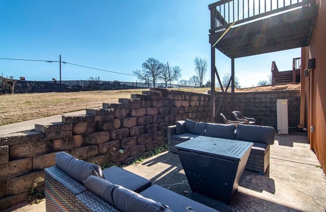 Spacious Downtown Retreat with Rooftop Terrace!