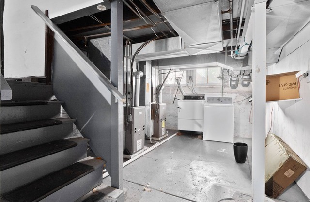 Spacious Duplex - Quiet Neighborhood, Pet Friendly