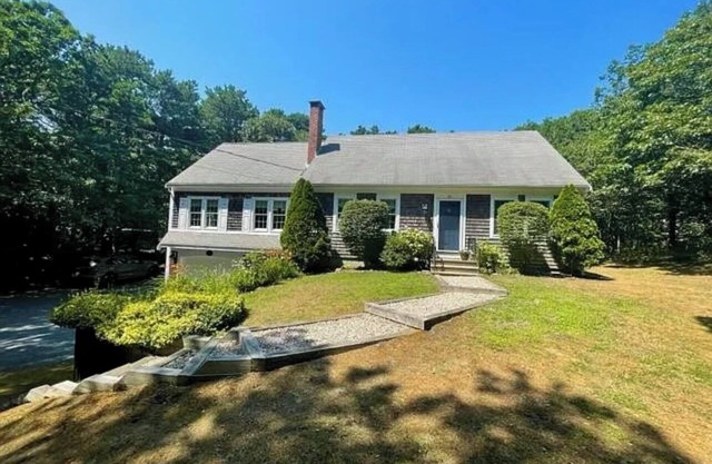 Spacious Eastham Getaway--5 minutes from Beach