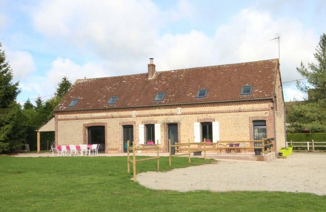 Gasthaus Moussonvilliers, 5 Schlafzimmer, 12 Personen
