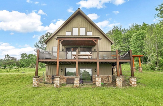 Spacious Ellicottville 5-bedroom 4-bath chalet with WiFi, AC