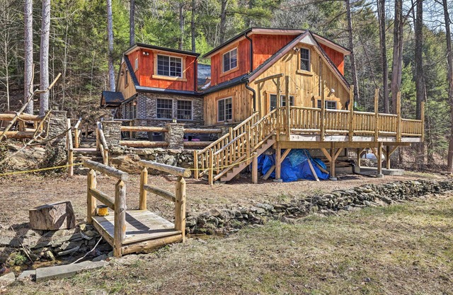 Spacious Escape w/ Deck & Ponds Near Skiing!
