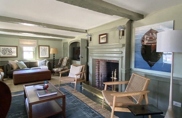 Spacious Exclusive 5-bedroom house in fabulous Chester with WiFi, AC