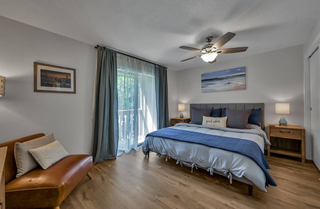 Spacious Family & Dog Friendly Condo close to Margaritaville and Restaurants.