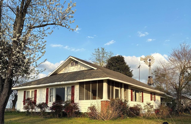 Spacious Family Farmhouse