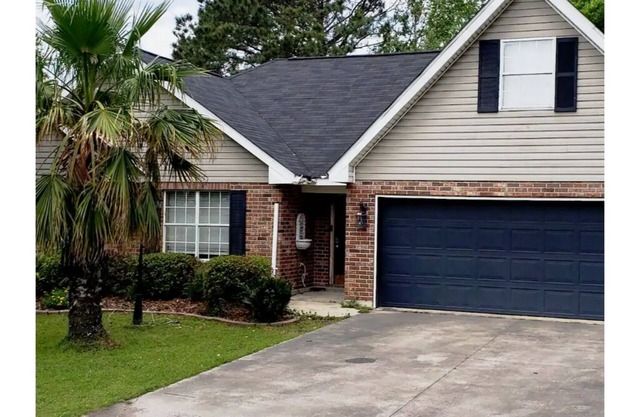 Spacious family friendly 3 bedroom 2 bath home