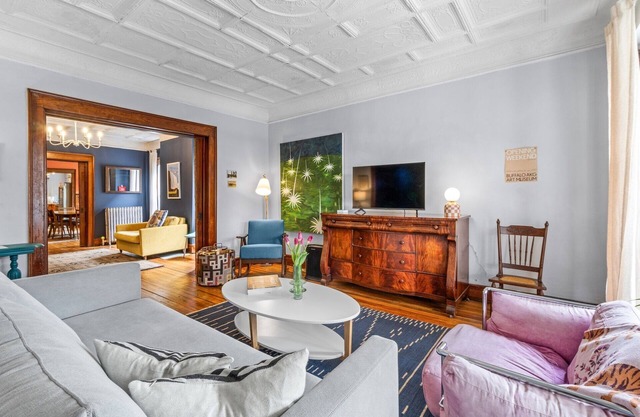 Spacious & Family- Friendly 3-bedroom on Peaceful Historic Tree-Lined Street