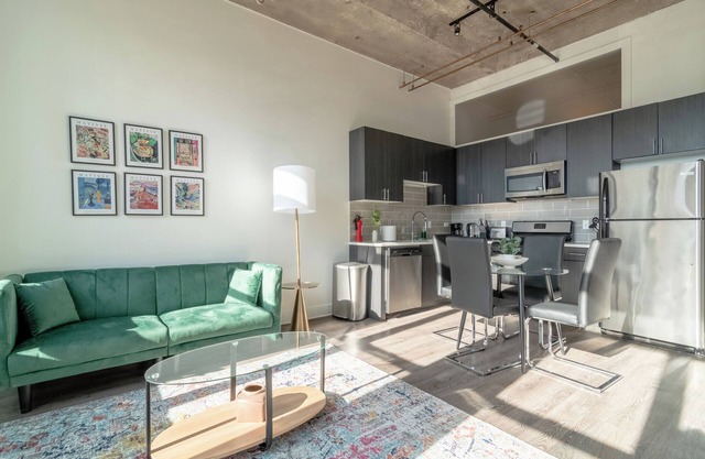 Spacious Family-Friendly 2BR near McCormick & Zoo