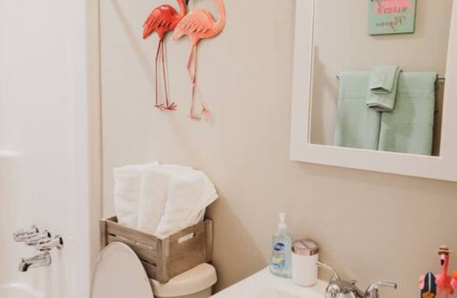 Spacious Family Friendly Apt Near OWA & Beach 618
