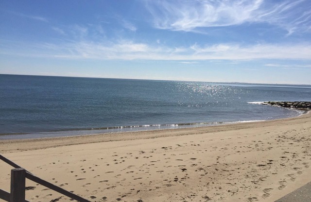 Geräumige, familienfreundliche Haus mit Popponesset Beach Rights