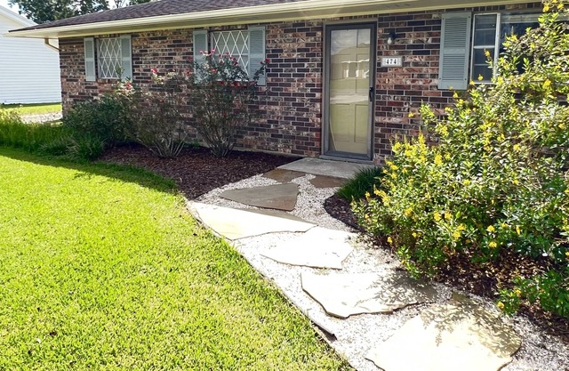 Spacious family home with plenty of amenities right off I-10.