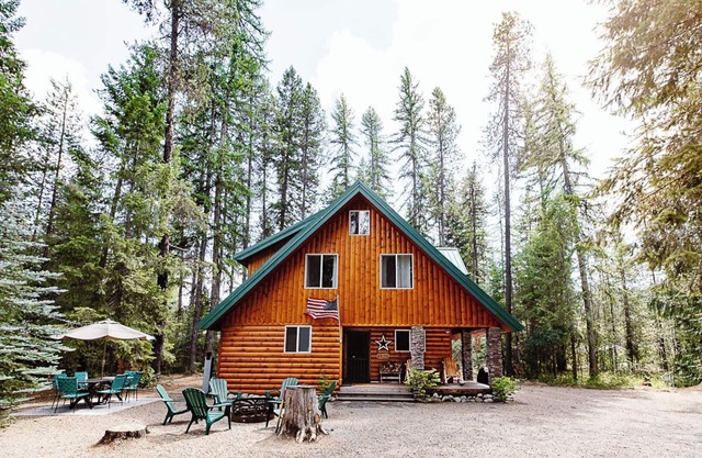 Spacious Family Retreat Cabin w/ 3 Beds in Nature Oasis + Close to Lake