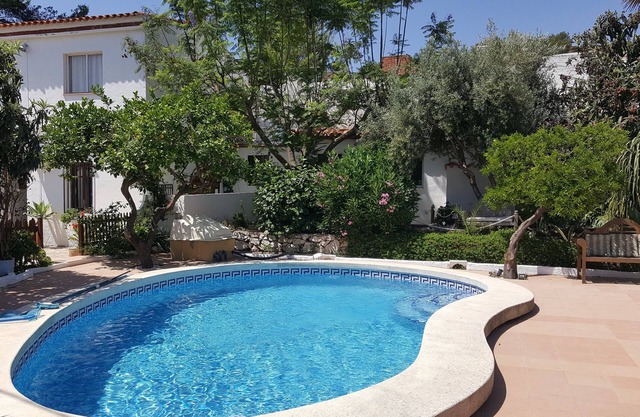 Geräumiges Bauernhaus ideal gelegen, Älterer Garten, Privater Pool & Atemberaubende Aussicht
