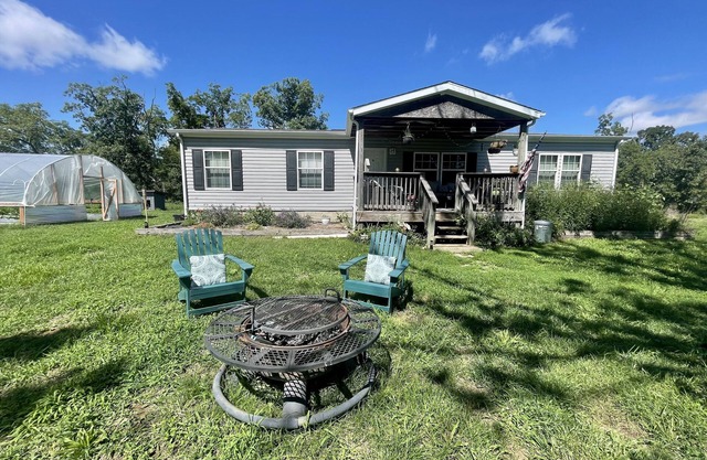 Spacious farmhouse near Montauk State Park in Salem MO