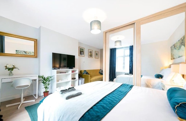 spacious flat in london