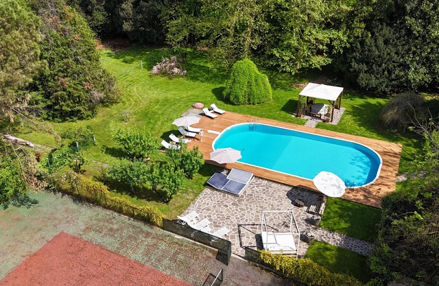 Spacious Flat with Pool & 36.000m2 Garden