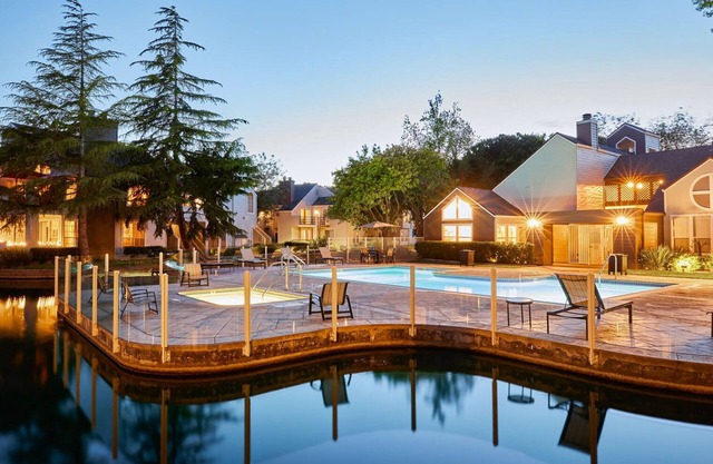 Spacious Foster City 1BR w/ Gym, 2 Pools & W/D, near VISA, by Blueground