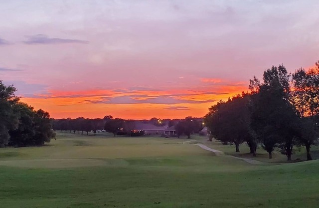 Spacious Golf Retreat with Sunset Views