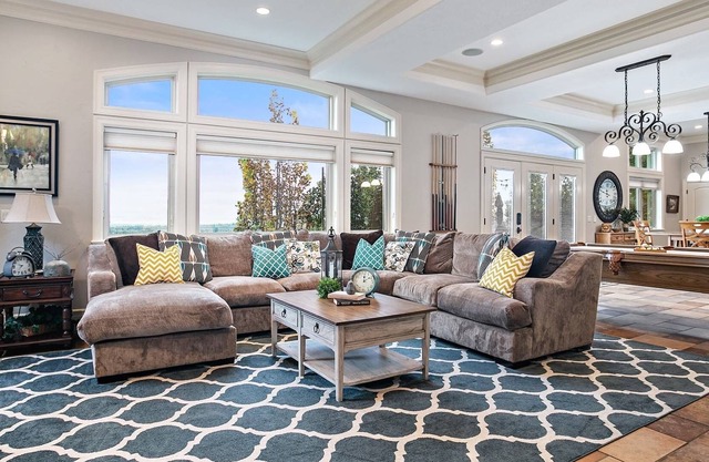 Spacious Ground Level Basement w/ Breathtaking Views of Utah Valley, BBQ, Patio, Near Mt Timpanogos