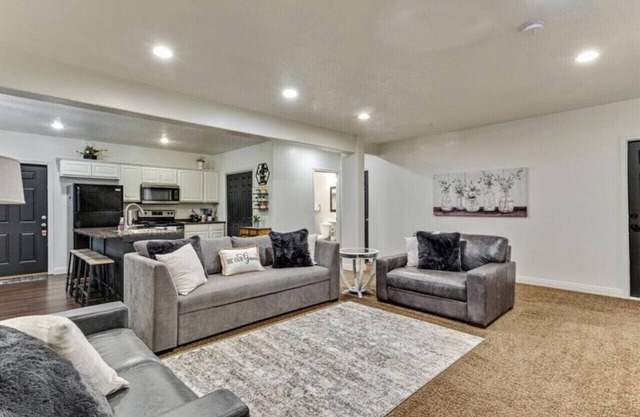 Spacious Hillside Haven | Massage | Patio