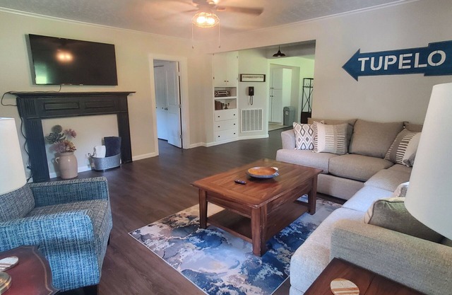 Spacious Historic Downtown home that sleeps up to 10!