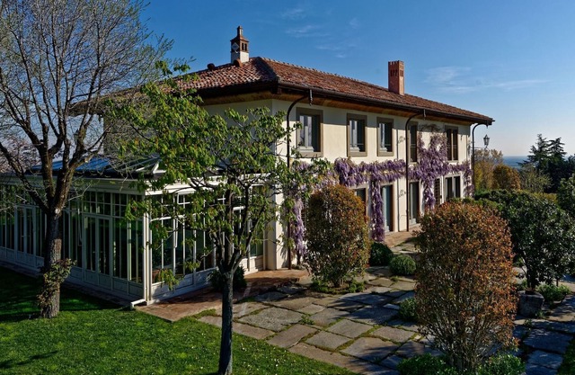 Weitläufige Villa mit Pool in der Emilia-Romagna