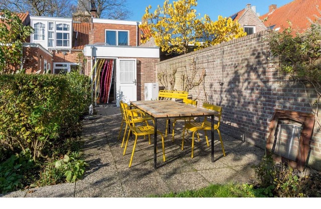 Geräumiges Ferienhaus in Groede mit Garten