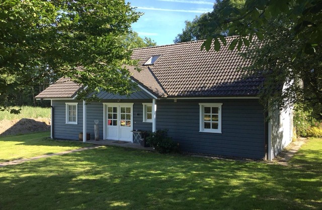 Ferienhaus Blaues Haus – Ihr idyllisches Feriendomizil am Kanal in Ockholm