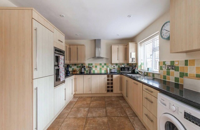 Spacious home along the seafront with beautiful beach views