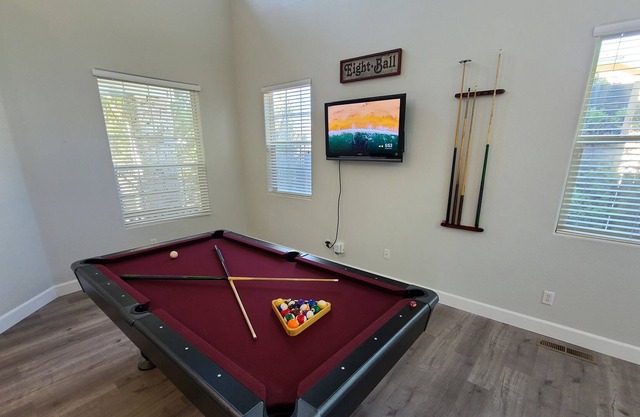 Spacious Home Close to Tahoe and Downtown Reno