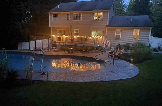Spacious home close to Saratoga Race Course, Saratoga Lake, and Lake George!