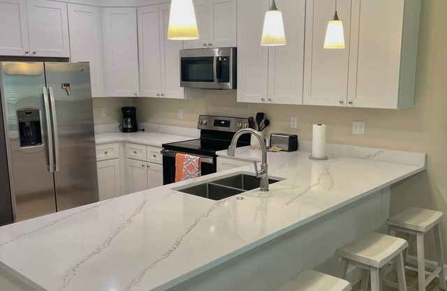 Spacious home for Summer visit 3bed/2baths in beautiful St. Andrews Panama City