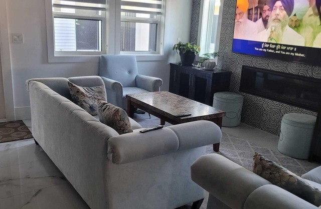 Spacious home for you and your family. 4 bedrooms and 4 bathrooms in the city.