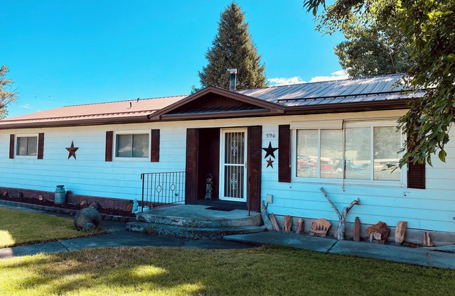Spacious home in the heart of Utah’s National Parks and the Paiute ATV Trail