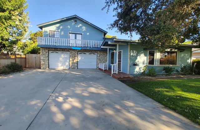 Spacious home located close to beaches and wineries.