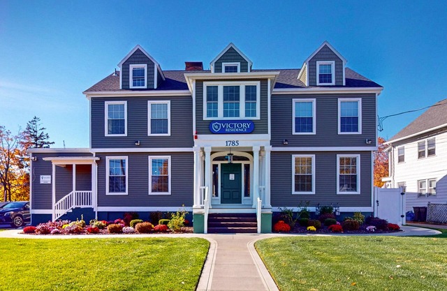 Spacious home near Interstate 91 & Holyoke Medical Center + free wifi