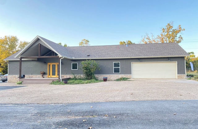 Spacious home Near Shopping,Restaurants Parks, Bike Trails & Jiu-Jitsu Academy