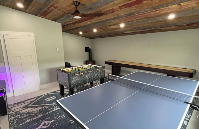 Spacious home on 225 Acres! Country living at its best!Unit#2