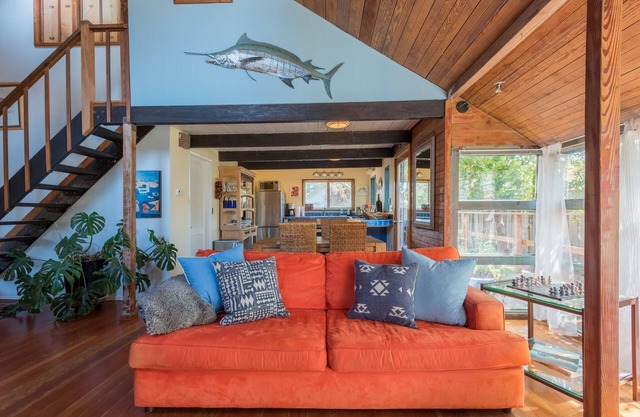 Charming Designer Home, Steps 2 Beach, Whirlpool, in der Nähe von Harbour, Pet friendly