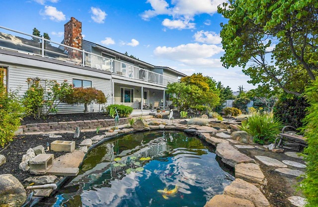 Spacious Home with Gorgeous Views (pet friendly) Wenatchee Valley