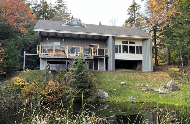 Spacious home with private hot tub near Mount Snow