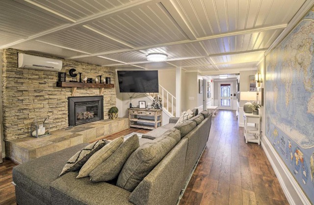 Spacious Home with Yard, 20 Miles to Olympic NP
