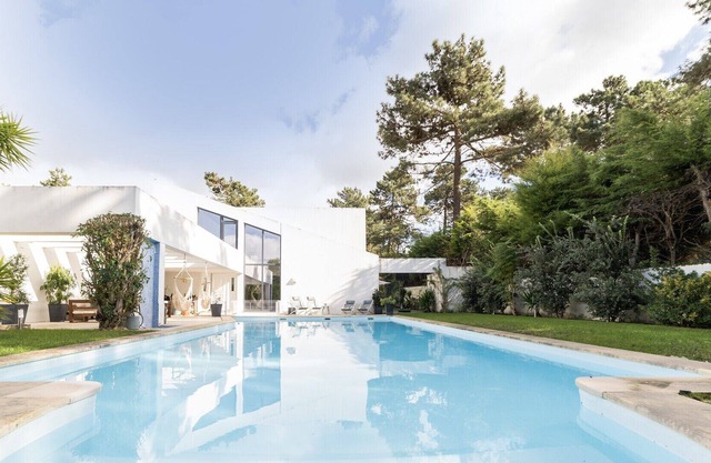 Spacious & Homely Lisbon Coast Villa | 4 Bedrooms | Villa Agapanto | Private Pool & BBQ | Aroeira