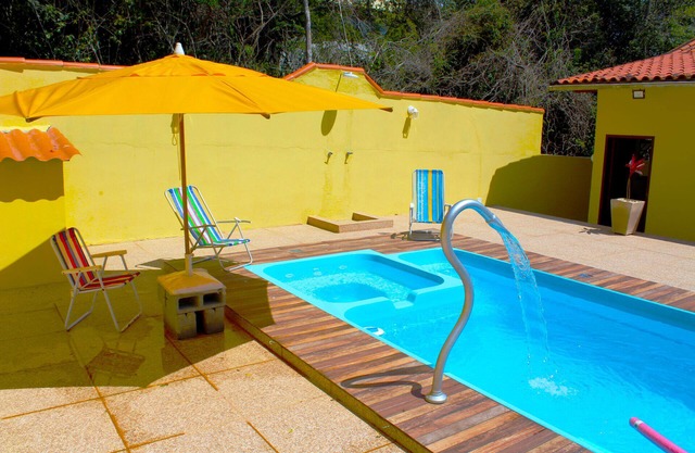 Spacious House, 3 Suites and Pool