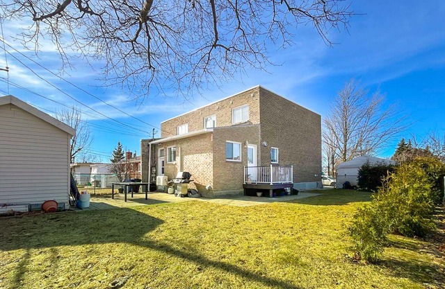 Spacious House 15 Km from Downtown Montreal