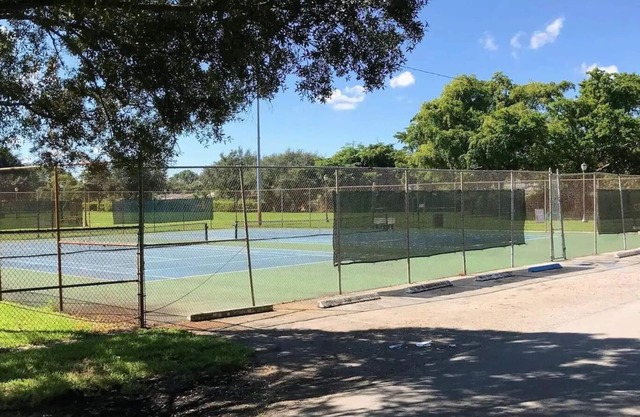 Spacious House near Fort Lauderdale - Minutes from the Beach