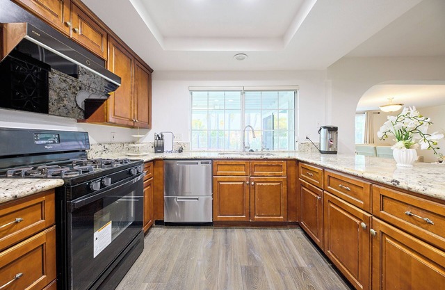 Spacious house with hool in charming Hacienda Heights